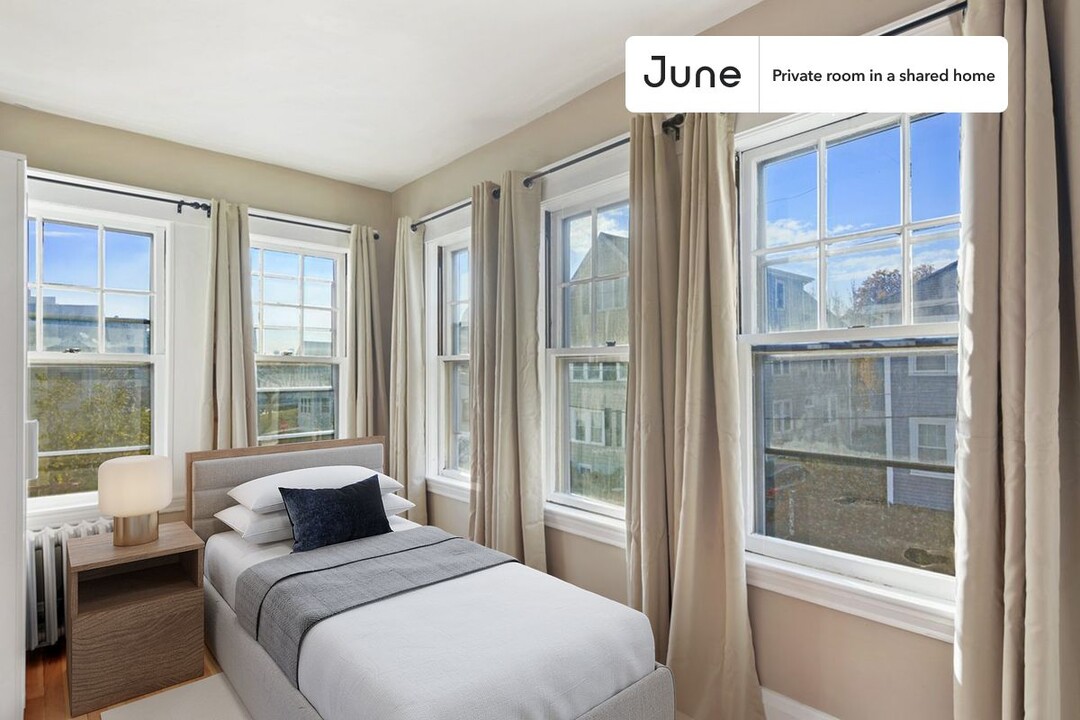 Private bedroom in 6 bed/2 bath Home in Boston, MA - Building Photo