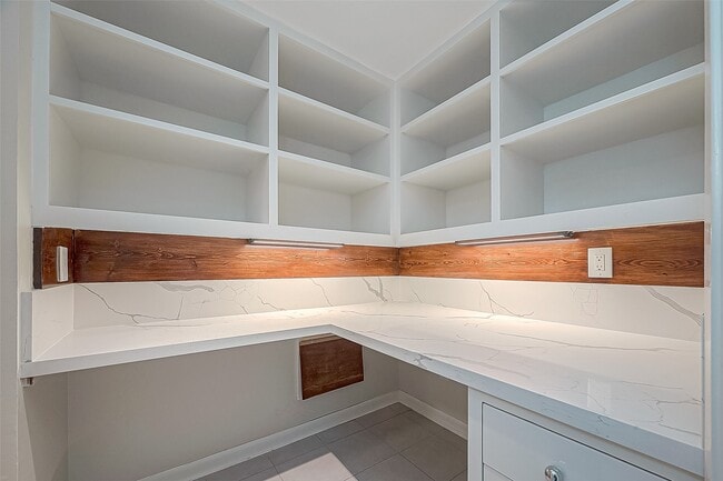 property at 2029 Dunlavy St