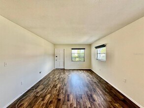 3460 32nd Ave N in St. Petersburg, FL - Foto de edificio - Building Photo