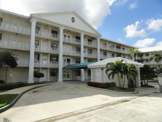 3511 Village Blvd in West Palm Beach, FL - Building Photo