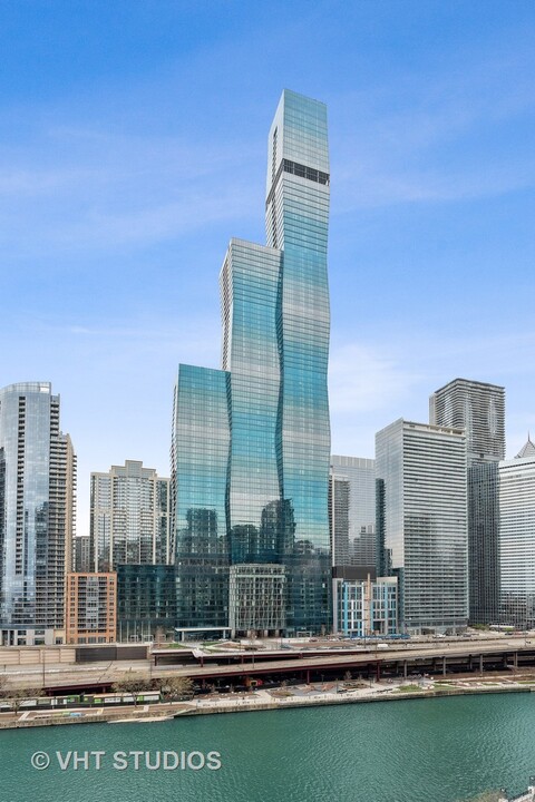 363 E Wacker Dr in Chicago, IL - Building Photo