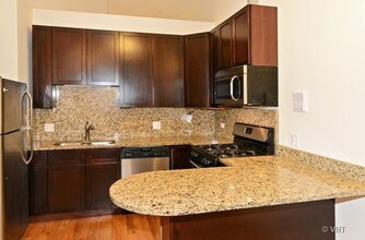 2415 W 24th St-Unit -(VACANT) 3 in Chicago, IL - Building Photo - Building Photo