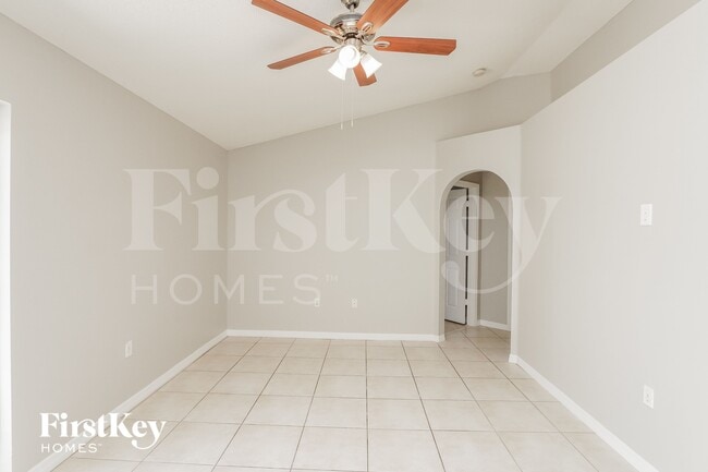 729 Pincon Ln in Kissimmee, FL - Foto de edificio - Building Photo