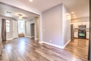 7568 Swan Cove Ct in Las Vegas, NV - Building Photo