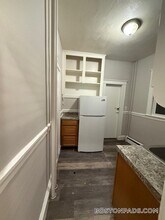 38 Estes St, Unit 4 in Lynn, MA - Building Photo - Building Photo