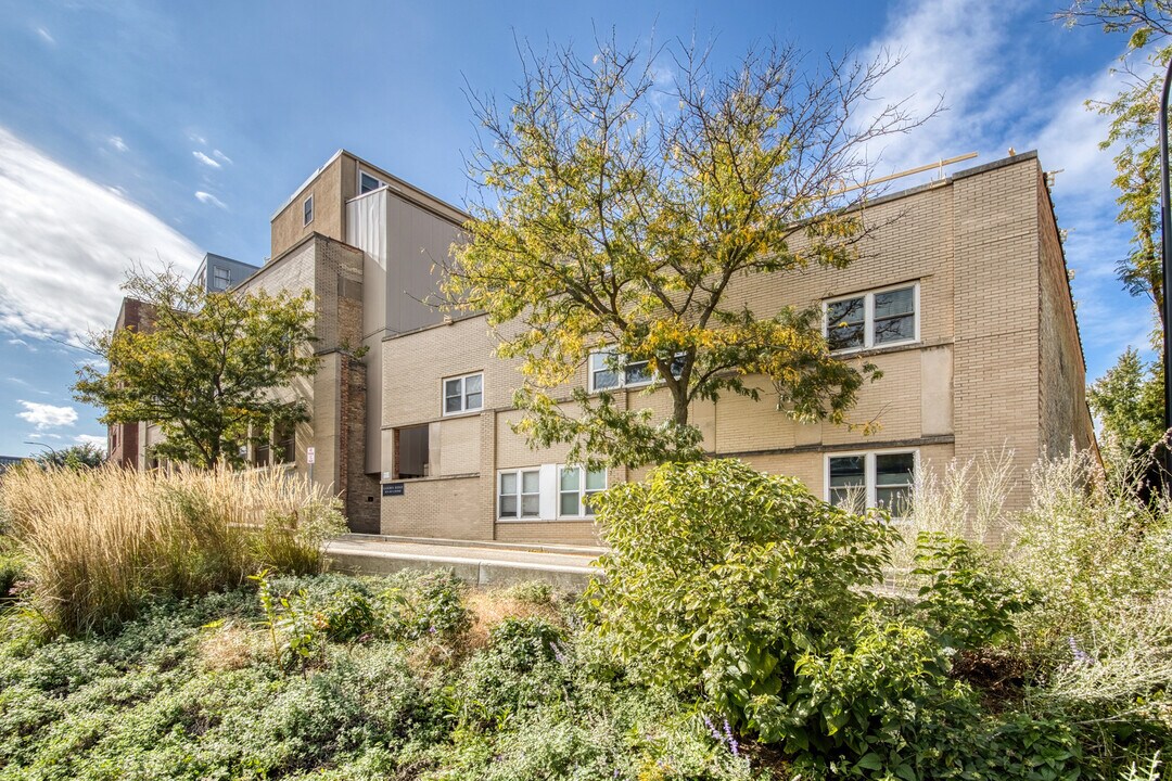 1834 Ridge Ave in Evanston, IL - Building Photo