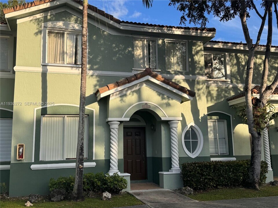 2525 SE 15th Pl in Homestead, FL - Building Photo