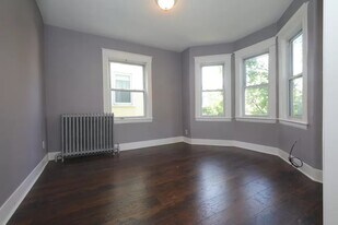 196 Sherman St, Unit 2 in Cambridge, MA - Building Photo