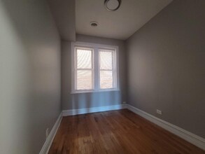 3725 W Grand Ave in Chicago, IL - Building Photo - Building Photo