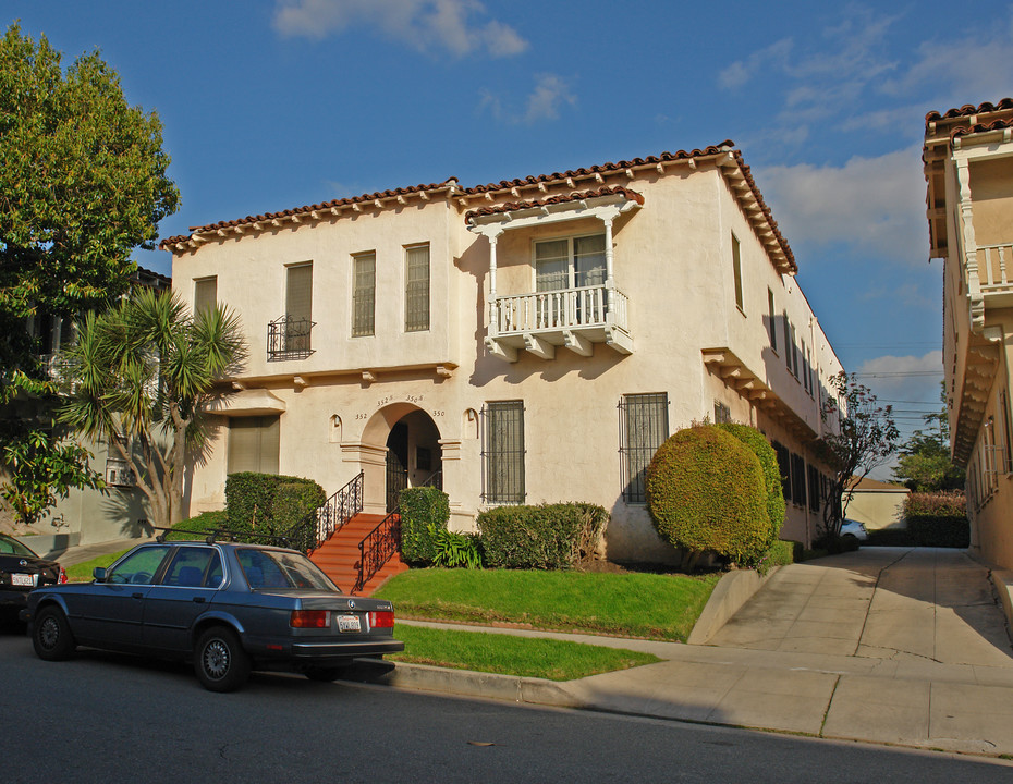 350 N Gardner St in Los Angeles, CA - Foto de edificio