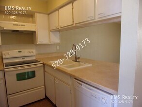 702 S Pantano Rd in Tucson, AZ - Building Photo - Building Photo