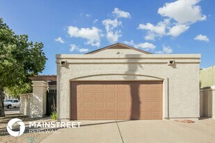 820 E Marco Polo Rd in Phoenix, AZ - Building Photo