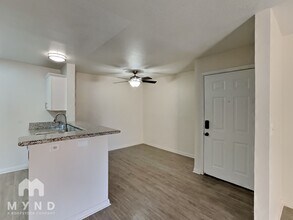 2200 S Fort Apache Rd in Las Vegas, NV - Foto de edificio - Building Photo
