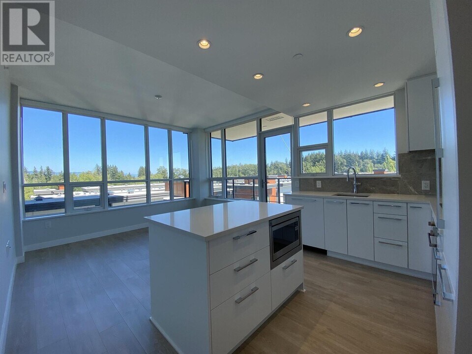 5380-5380 Crooked Br Rd in Vancouver, BC - Building Photo