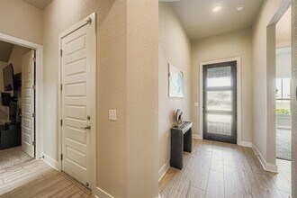 9800 Grapevine Leaf Dr in Manor, TX - Building Photo - Building Photo