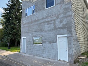 423 Commonwealth Ave in Duluth, MN - Building Photo - Building Photo