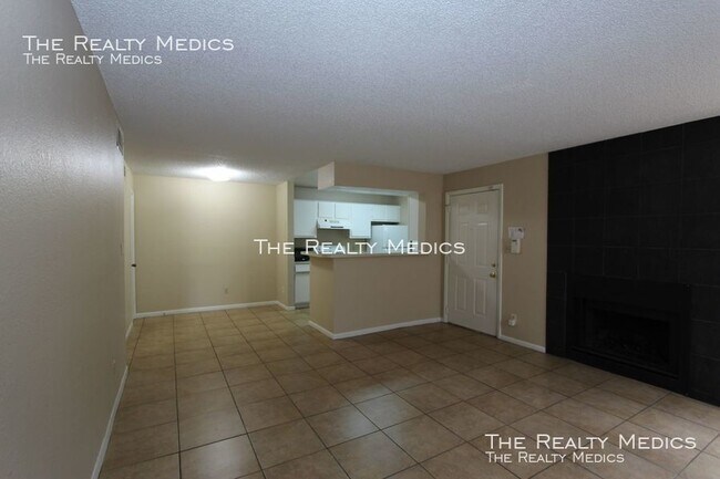 4301 Lizshire Ln-Unit -#C-201 in Orlando, FL - Foto de edificio - Building Photo