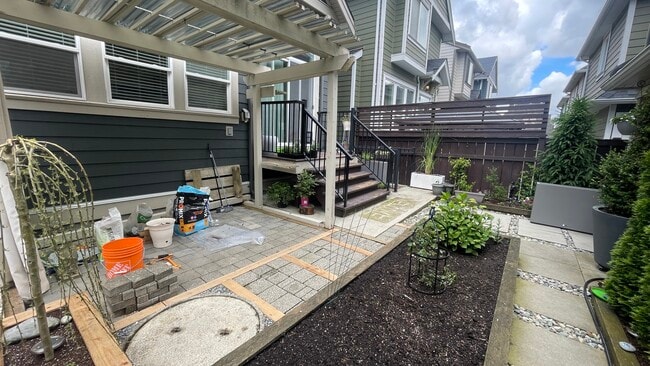 7324 191B St in Surrey, BC - Building Photo - Building Photo