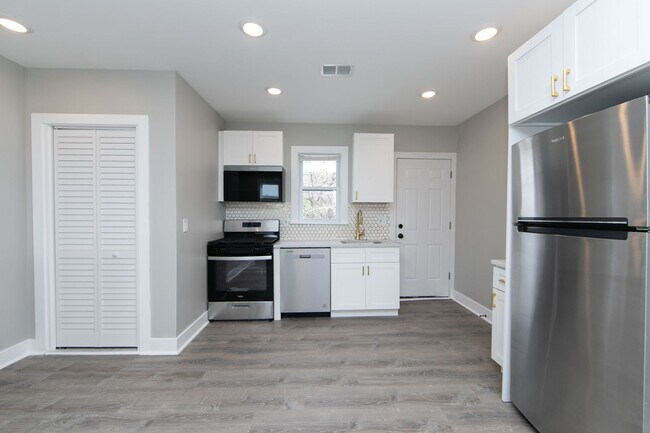 438 Broadway-Unit -Unit 7 in Camden, NJ - Building Photo - Building Photo