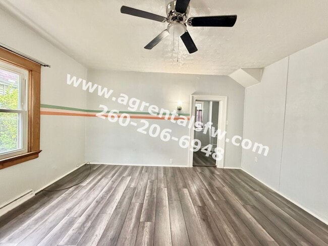 1711 W Main St in Fort Wayne, IN - Foto de edificio - Building Photo