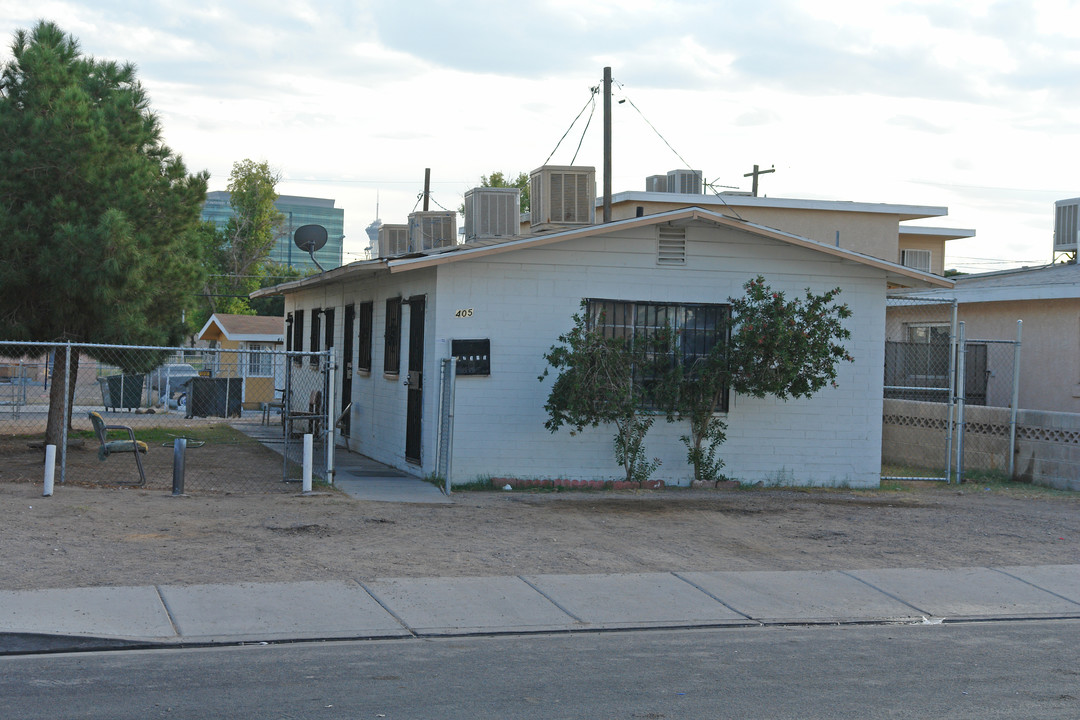 405 W Adams Ave in Las Vegas, NV - Building Photo