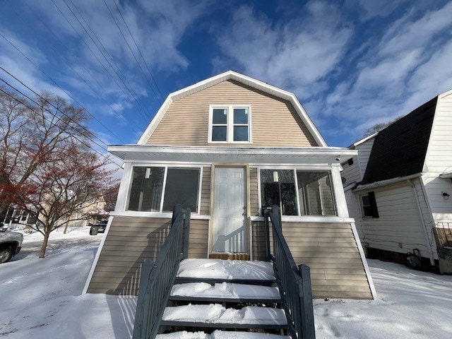 property at 934 W Garfield Ave