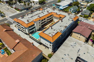 Camino Terrace in Millbrae, CA - Foto de edificio - Building Photo