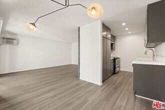 1457 Butler Ave, Unit 2 in Los Angeles, CA - Foto de edificio - Building Photo