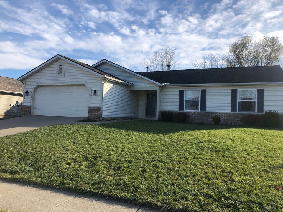 223 Penridge Ln in Lafayette, IN - Building Photo