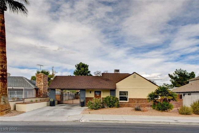 property at 1017 E Oakey Blvd