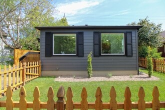 556 Statesman St NE in Salem, OR - Building Photo - Building Photo