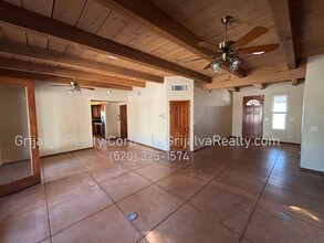 1701 E Lind Rd in Tucson, AZ - Building Photo - Building Photo