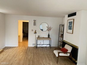 918 12th St in Santa Monica, CA - Building Photo - Building Photo