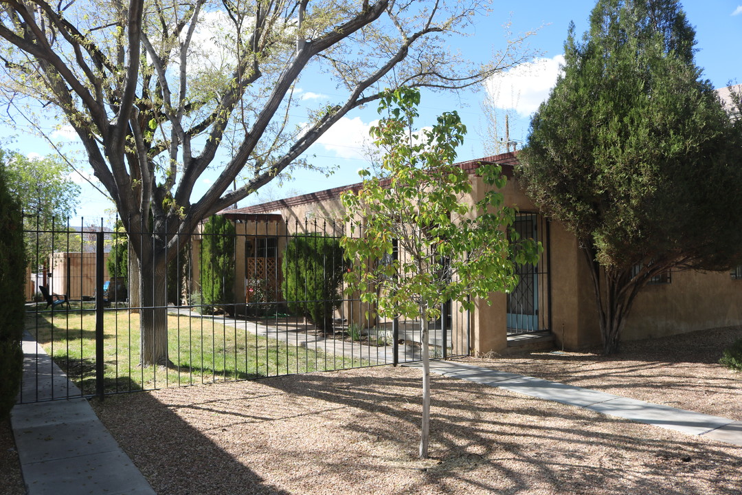 219 Walter St NE in Albuquerque, NM - Foto de edificio