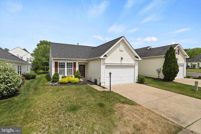 17075 Four Seasons Dr in Montclair, VA - Building Photo - Building Photo