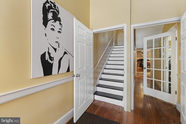 property at 835 E Lombard St