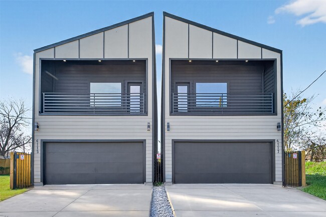 4117 Yale St in Houston, TX - Building Photo - Building Photo