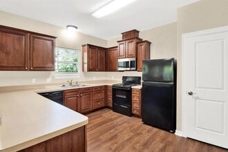 716 1st St N in Texas City, TX - Building Photo - Building Photo