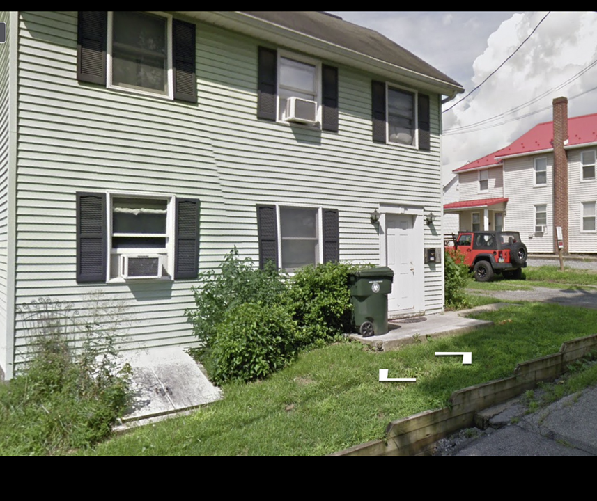 233 N Ridge St in Bellefonte, PA - Foto de edificio