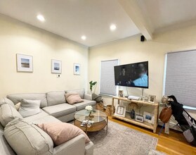 174 Bolton St in Boston, MA - Building Photo - Building Photo
