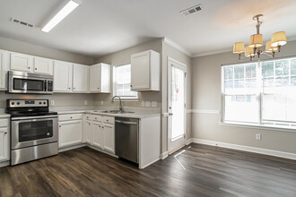 5021 Magnasco Ln in Charlotte, NC - Building Photo - Building Photo