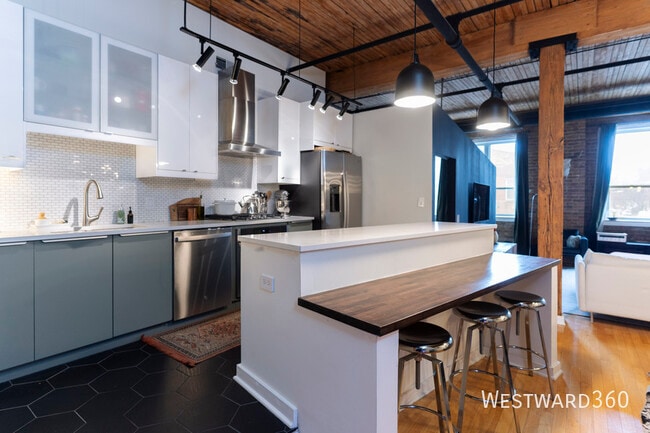 property at 1725 W North Ave