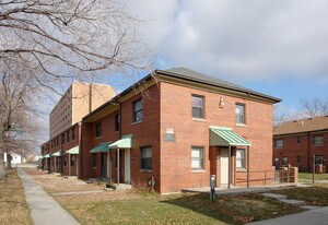 1247 E Market Aly Apartments