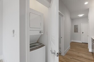 1531 W Howard St in Chicago, IL - Foto de edificio - Building Photo