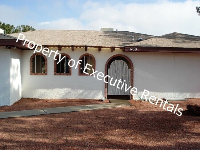 1669 Regal Ridge St in Las Cruces, NM - Building Photo - Building Photo