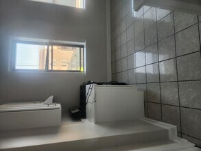 2326 S Homan Ave in Chicago, IL - Building Photo - Building Photo