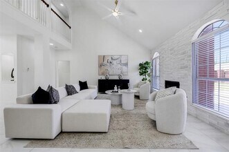 9320 Vista Cir in Irving, TX - Building Photo - Building Photo