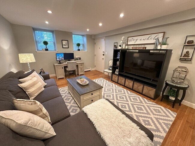 26 John St in Brookline, MA - Building Photo - Building Photo