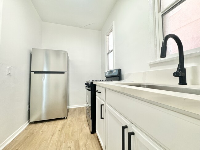 property at 412 S Burlington Ave