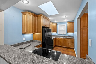 8555 Culfor Crescent in Norfolk, VA - Foto de edificio - Building Photo